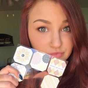 Meet your Posher, Daniela